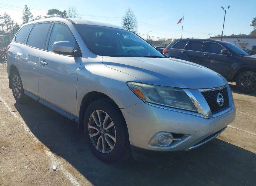 2014 Nissan Pathfinder SV (VIN 5N1AR2MN1EC684604) main photo