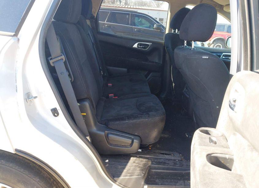 Photo 8 of 2014 Nissan Pathfinder SV (VIN 5N1AR2MN1EC684604)