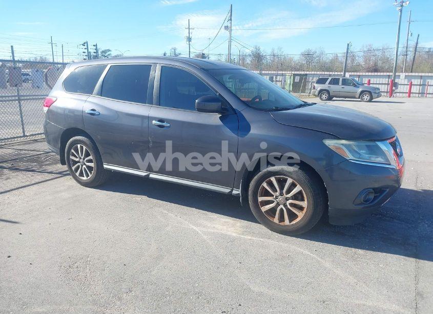 2014 Nissan Pathfinder S (VIN 5N1AR2MN1EC684635) main photo