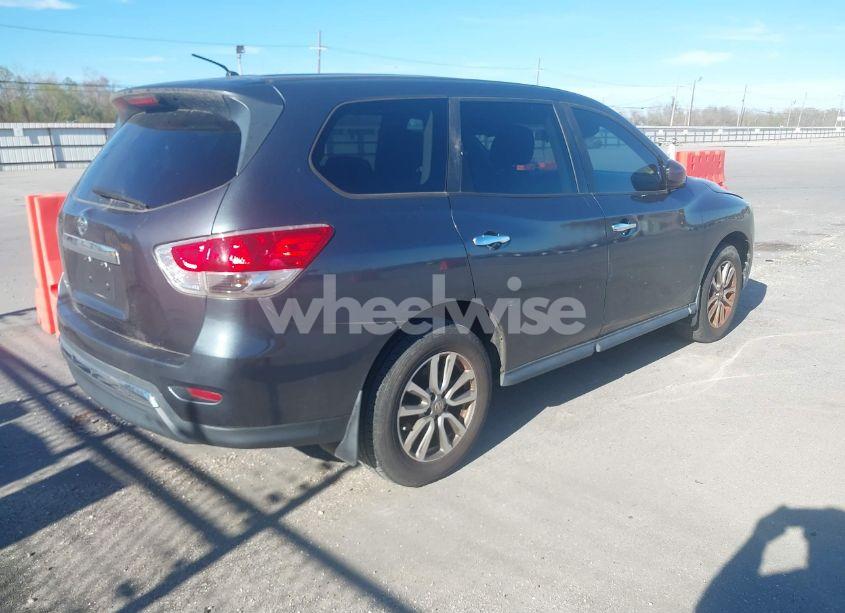 Photo 4 of 2014 Nissan Pathfinder S (VIN 5N1AR2MN1EC684635)