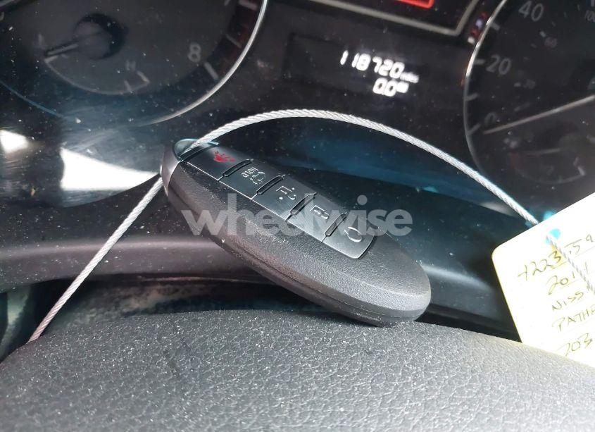 Photo 11 of 2014 Nissan Pathfinder SV (VIN 5N1AR2MN1EC703877)