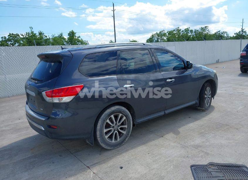 Photo 4 of 2014 Nissan Pathfinder SV (VIN 5N1AR2MN1EC703877)