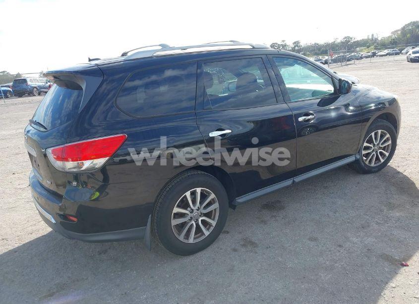 Photo 4 of 2014 Nissan Pathfinder SV (VIN 5N1AR2MN1EC714877)