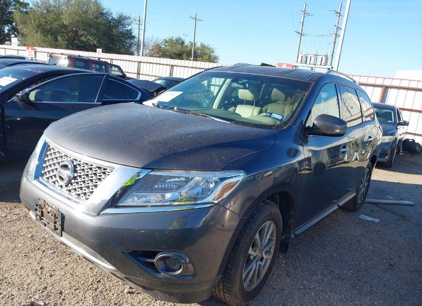 Photo 2 of 2014 Nissan Pathfinder SV (VIN 5N1AR2MN1EC723563)