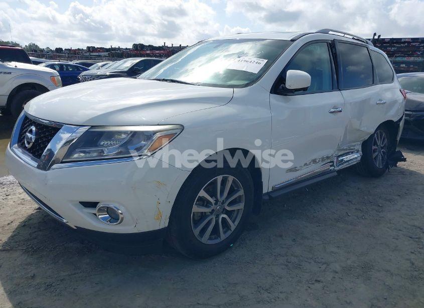 Photo 2 of 2015 Nissan Pathfinder SL (VIN 5N1AR2MN1FC683292)
