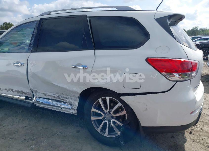 Photo 6 of 2015 Nissan Pathfinder SL (VIN 5N1AR2MN1FC683292)