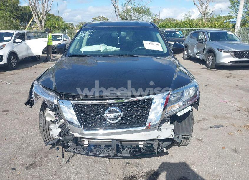 Photo 13 of 2016 Nissan Pathfinder SV (VIN 5N1AR2MN1GC614877)