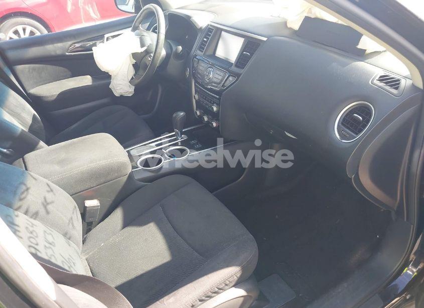 Photo 5 of 2016 Nissan Pathfinder SV (VIN 5N1AR2MN1GC614877)