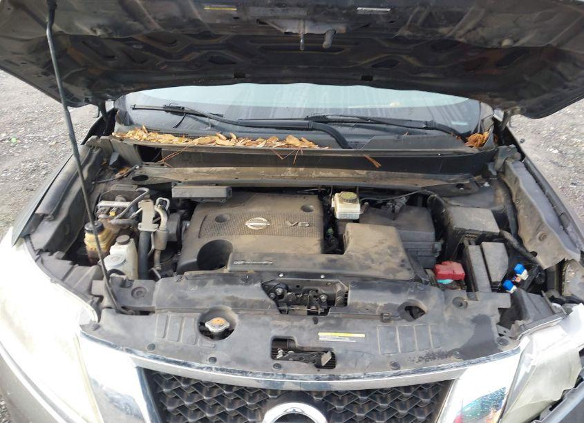 Photo 10 of 2016 Nissan Pathfinder SV (VIN 5N1AR2MN1GC623045)