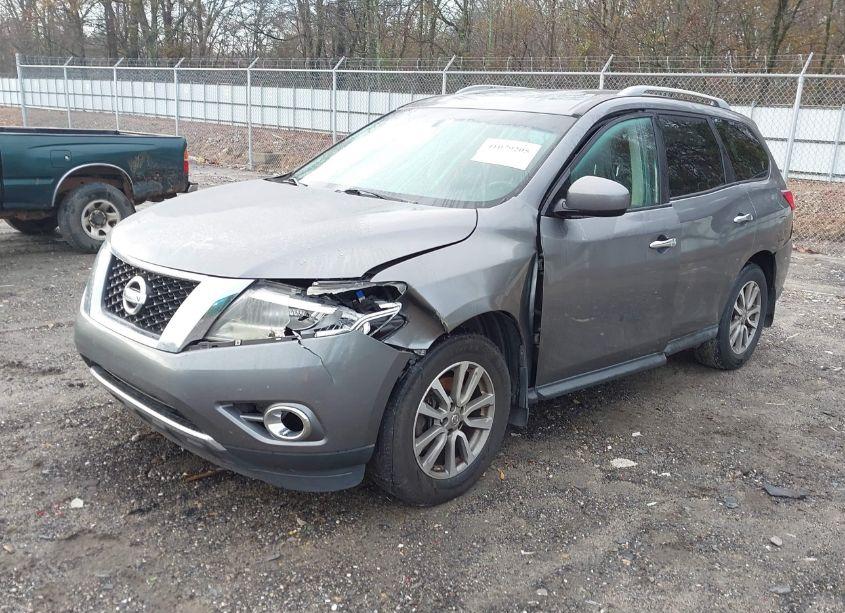 Photo 2 of 2016 Nissan Pathfinder SV (VIN 5N1AR2MN1GC623045)