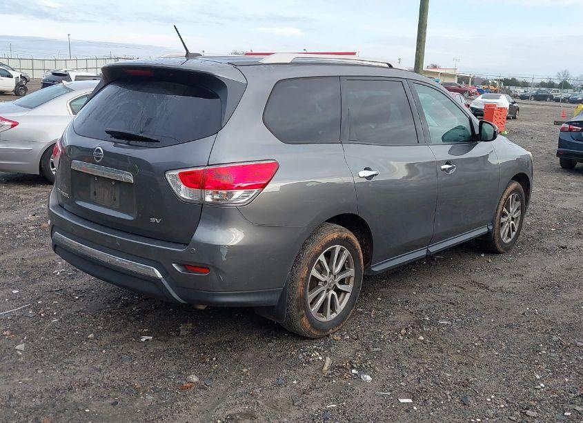 Photo 4 of 2016 Nissan Pathfinder SV (VIN 5N1AR2MN1GC623045)