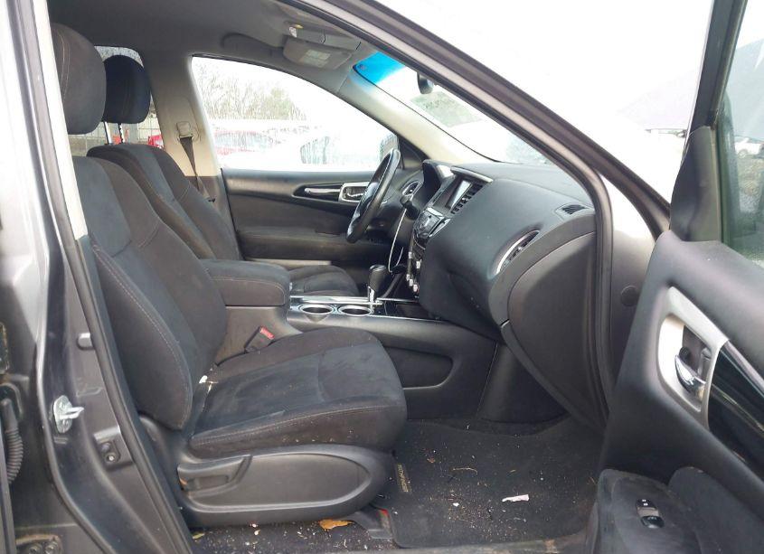 Photo 5 of 2016 Nissan Pathfinder SV (VIN 5N1AR2MN1GC623045)
