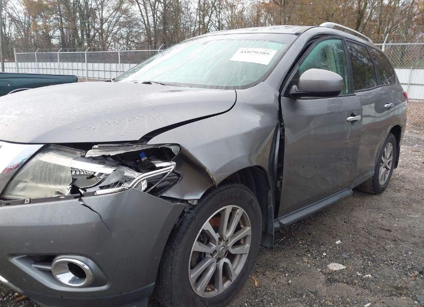 Photo 6 of 2016 Nissan Pathfinder SV (VIN 5N1AR2MN1GC623045)