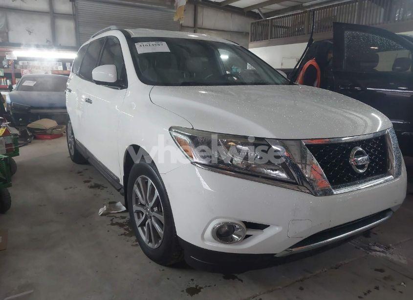 2016 Nissan Pathfinder PLATINUM/S/SL/SV (VIN 5N1AR2MN1GC638872) main photo