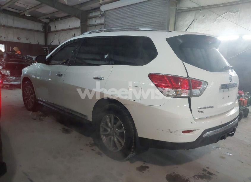 Photo 14 of 2016 Nissan Pathfinder PLATINUM/S/SL/SV (VIN 5N1AR2MN1GC638872)