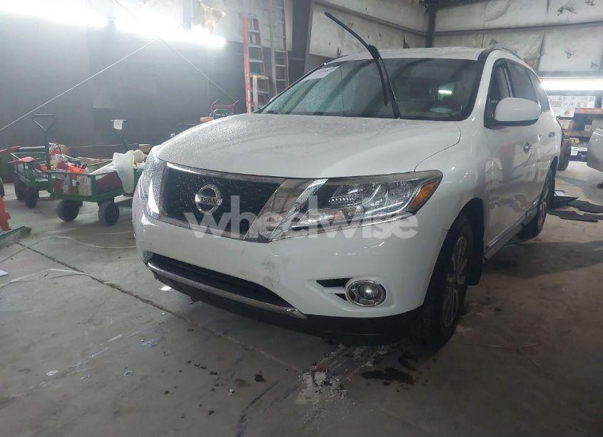 Photo 2 of 2016 Nissan Pathfinder PLATINUM/S/SL/SV (VIN 5N1AR2MN1GC638872)