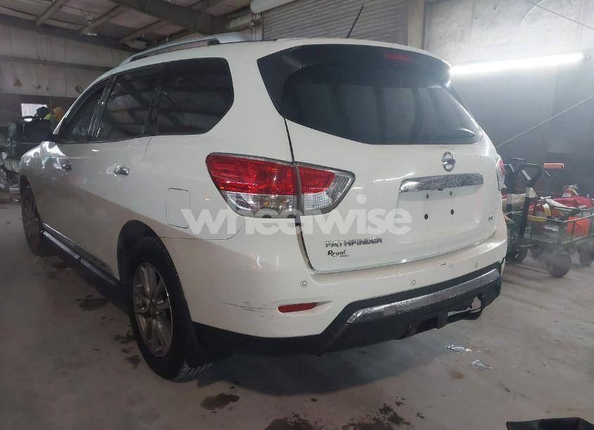 Photo 3 of 2016 Nissan Pathfinder PLATINUM/S/SL/SV (VIN 5N1AR2MN1GC638872)