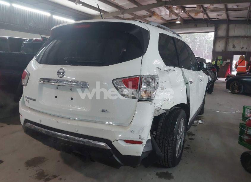 Photo 4 of 2016 Nissan Pathfinder PLATINUM/S/SL/SV (VIN 5N1AR2MN1GC638872)