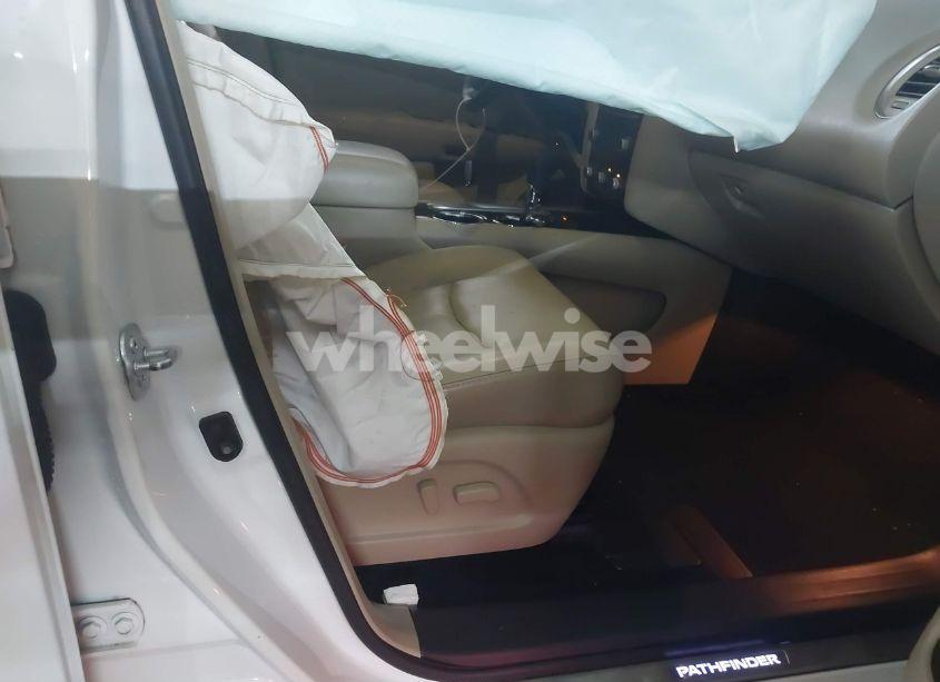 Photo 5 of 2016 Nissan Pathfinder PLATINUM/S/SL/SV (VIN 5N1AR2MN1GC638872)