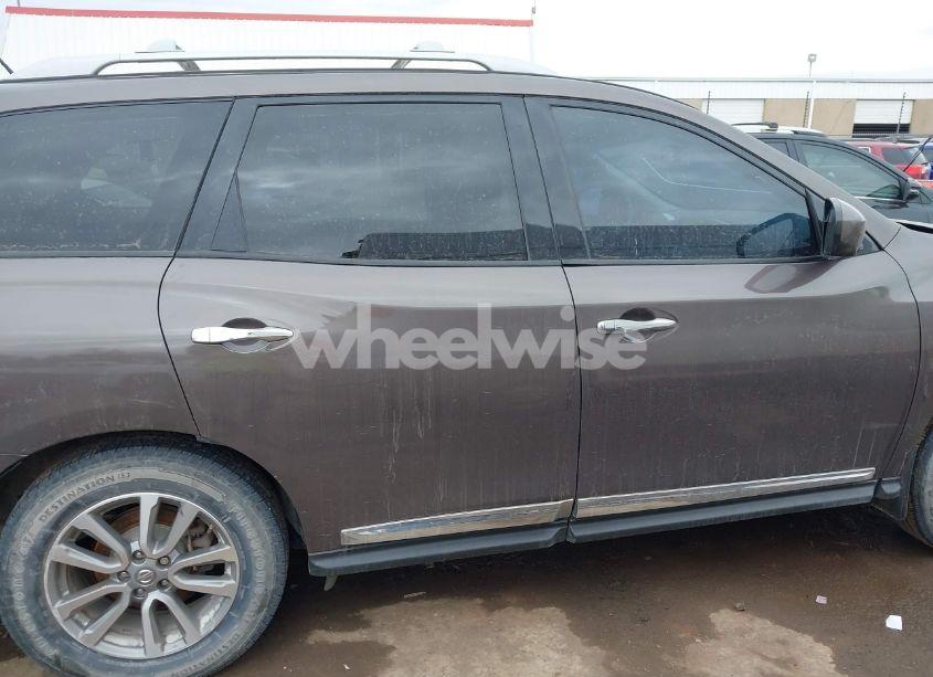 Photo 14 of 2016 Nissan Pathfinder SL (VIN 5N1AR2MN1GC659687)