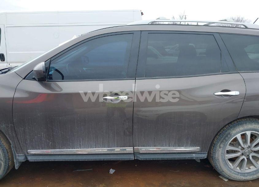 Photo 15 of 2016 Nissan Pathfinder SL (VIN 5N1AR2MN1GC659687)