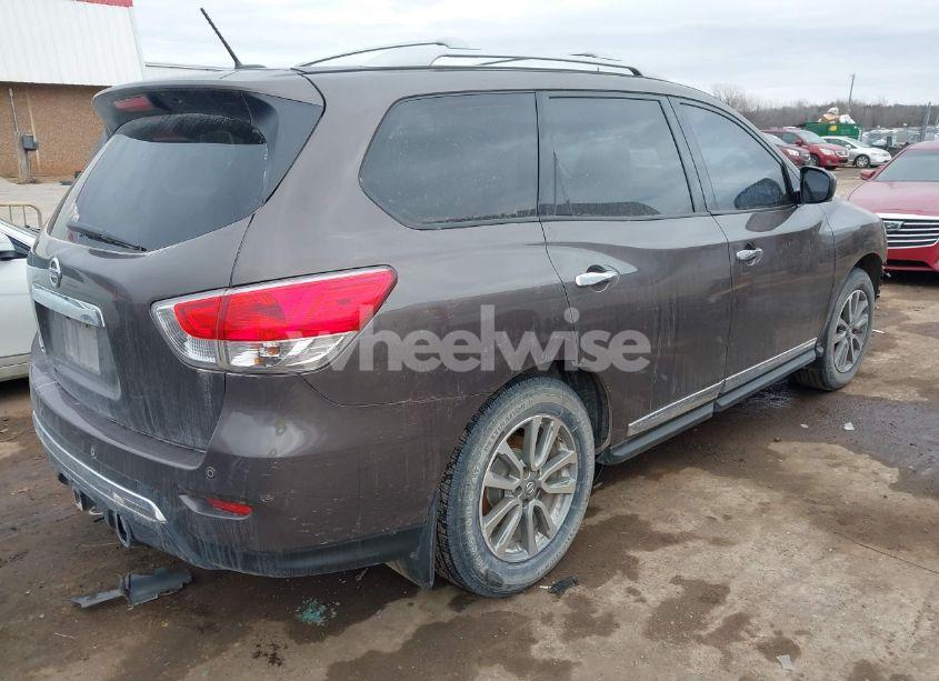 Photo 4 of 2016 Nissan Pathfinder SL (VIN 5N1AR2MN1GC659687)