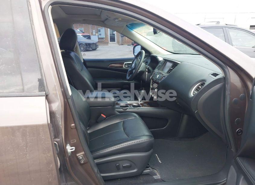 Photo 5 of 2016 Nissan Pathfinder SL (VIN 5N1AR2MN1GC659687)