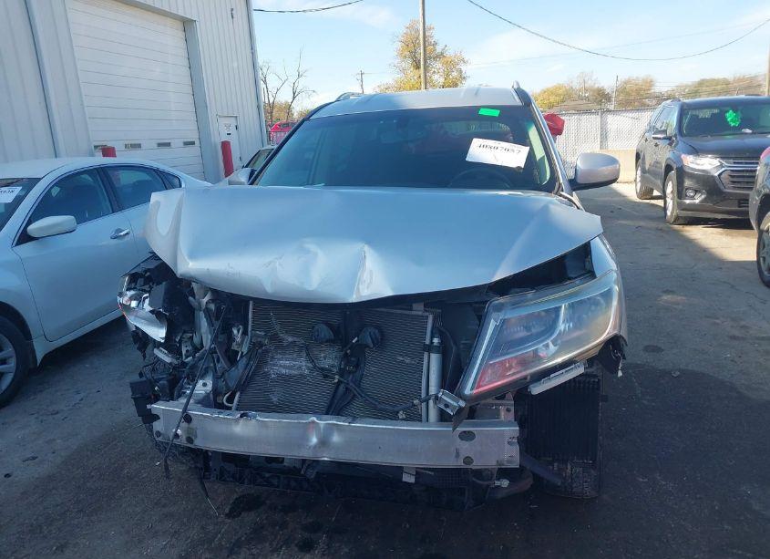 Photo 13 of 2016 Nissan Pathfinder SV (VIN 5N1AR2MN1GC662640)