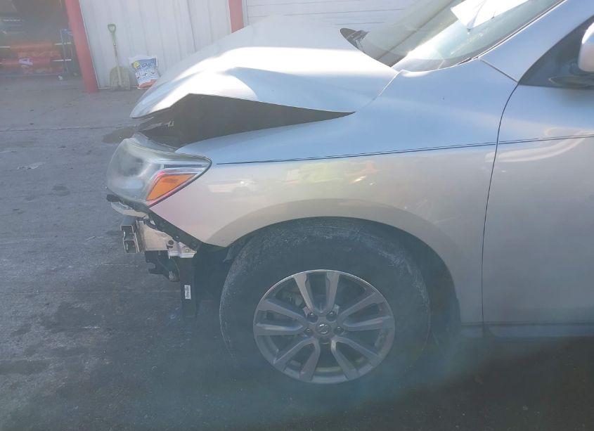 Photo 18 of 2016 Nissan Pathfinder SV (VIN 5N1AR2MN1GC662640)