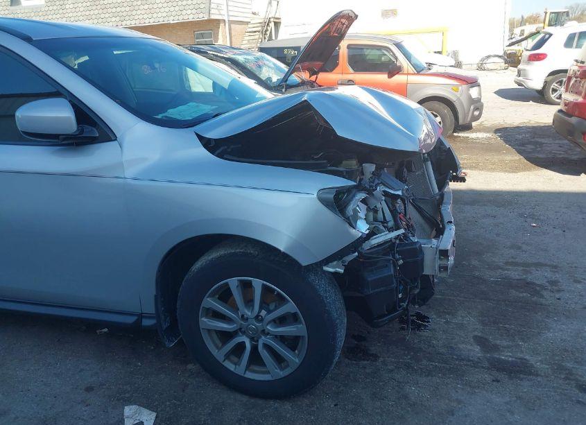 Photo 19 of 2016 Nissan Pathfinder SV (VIN 5N1AR2MN1GC662640)