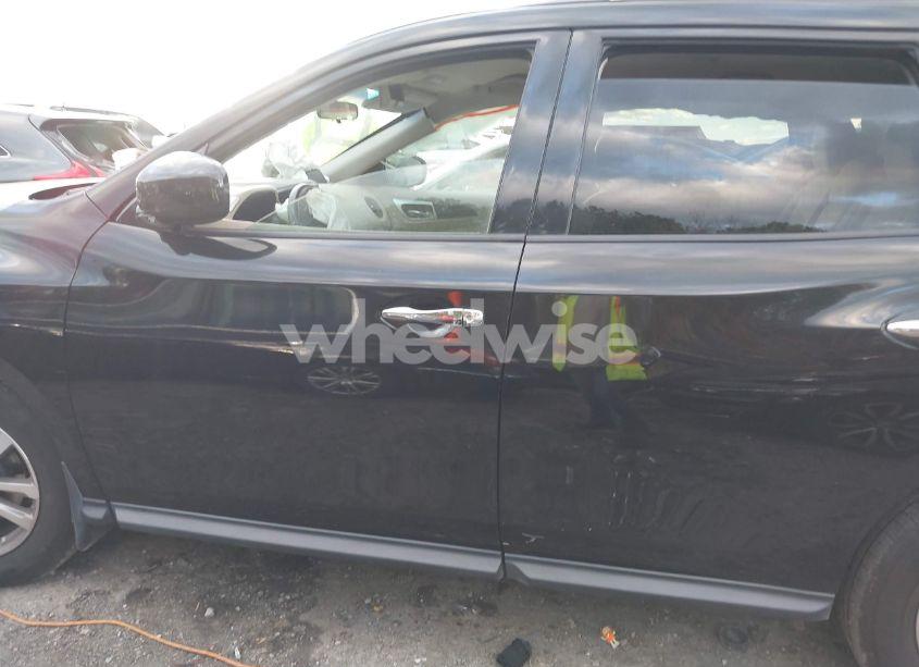 Photo 15 of 2016 Nissan Pathfinder S (VIN 5N1AR2MN1GC670995)