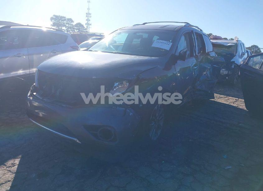 Photo 2 of 2013 Nissan Pathfinder SV (VIN 5N1AR2MN2DC633255)