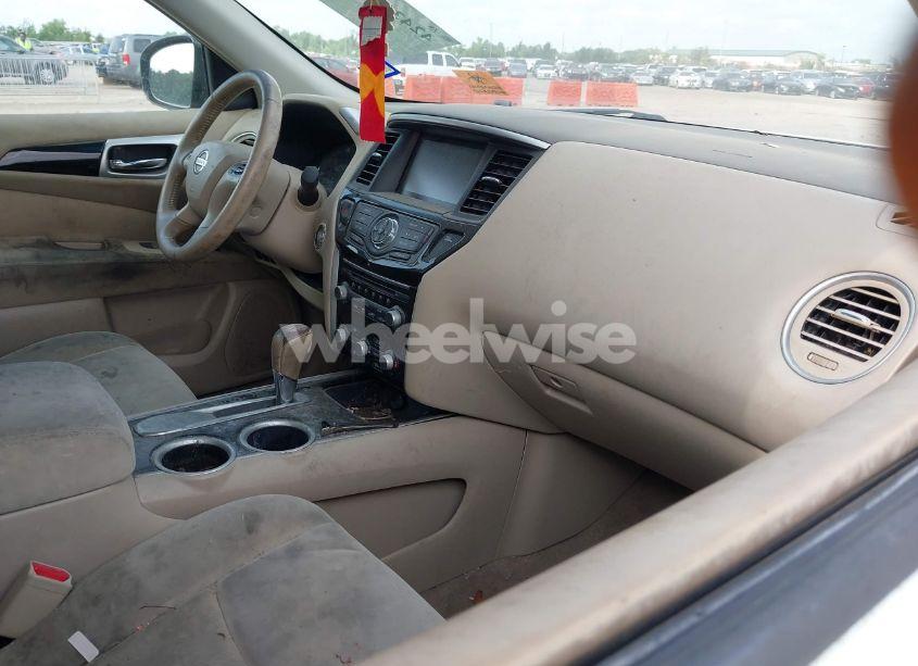 Photo 5 of 2013 Nissan Pathfinder SV (VIN 5N1AR2MN2DC633644)