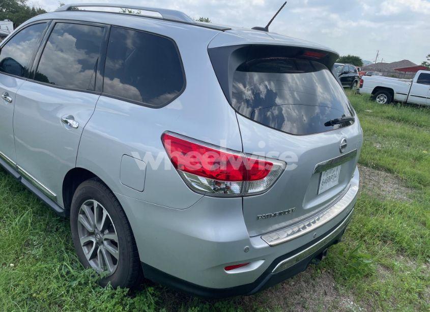 Photo 3 of 2013 Nissan Pathfinder SL (VIN 5N1AR2MN2DC638004)