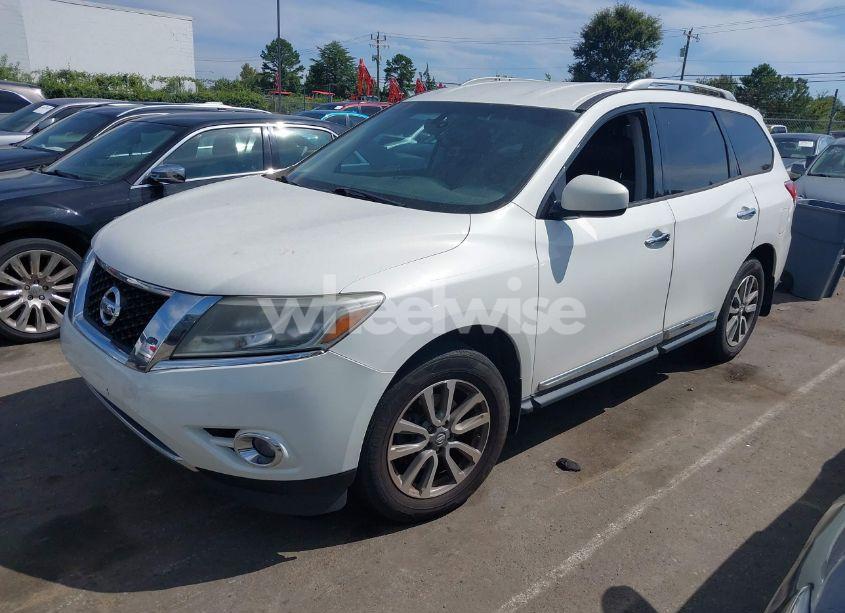 Photo 2 of 2013 Nissan Pathfinder SL (VIN 5N1AR2MN2DC675229)