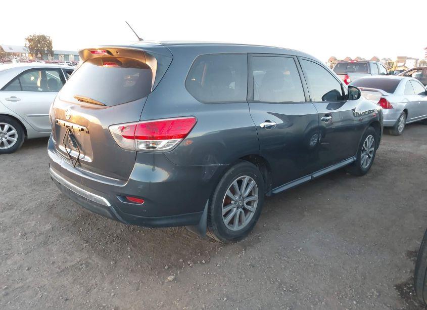 Photo 4 of 2014 Nissan Pathfinder S (VIN 5N1AR2MN2EC639526)