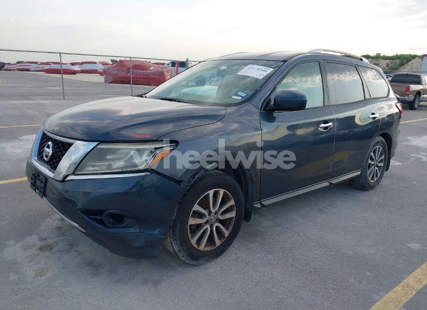 Photo 2 of 2014 Nissan Pathfinder SV (VIN 5N1AR2MN2EC676155)