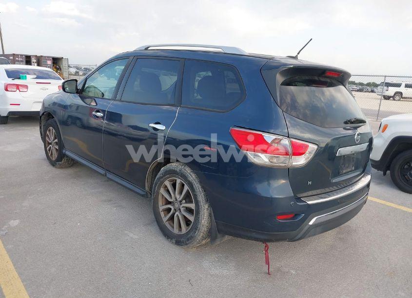 Photo 3 of 2014 Nissan Pathfinder SV (VIN 5N1AR2MN2EC676155)