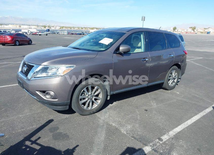 Photo 2 of 2014 Nissan Pathfinder S (VIN 5N1AR2MN2EC710546)
