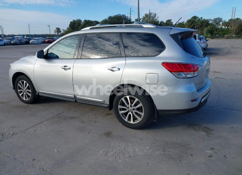 Photo 3 of 2014 Nissan Pathfinder SL (VIN 5N1AR2MN2EC735768)