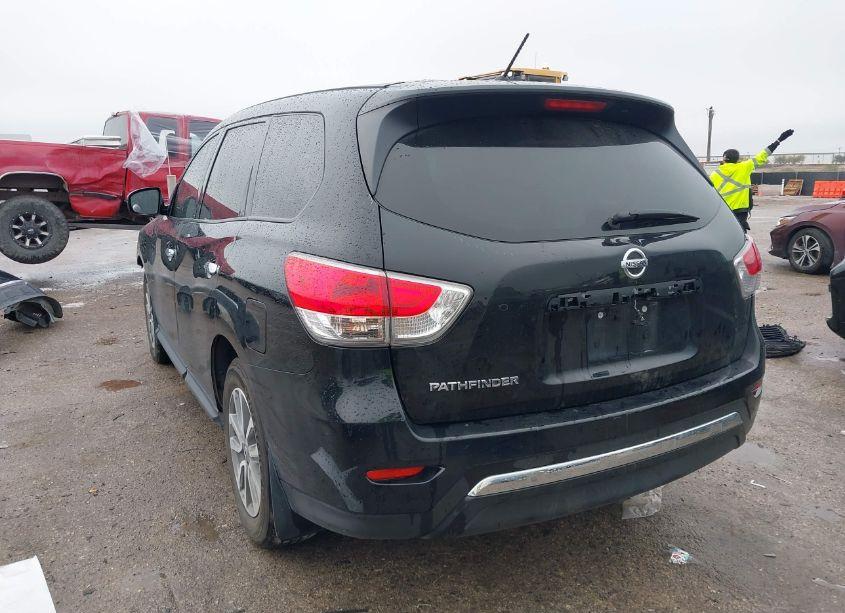 Photo 3 of 2015 Nissan Pathfinder S (VIN 5N1AR2MN2FC613512)