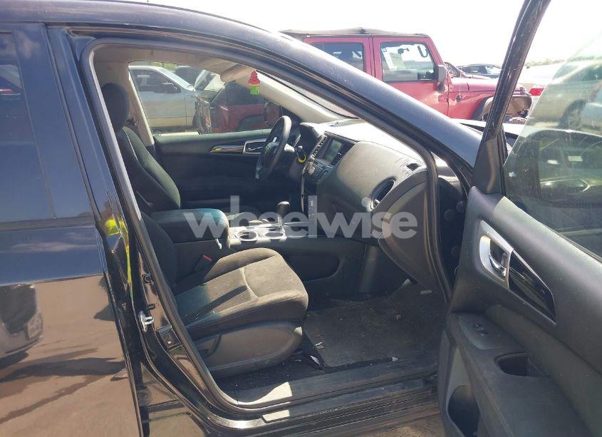 Photo 5 of 2015 Nissan Pathfinder S (VIN 5N1AR2MN2FC642105)