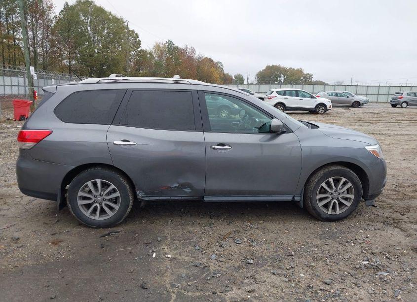 Photo 13 of 2015 Nissan Pathfinder S (VIN 5N1AR2MN2FC651953)