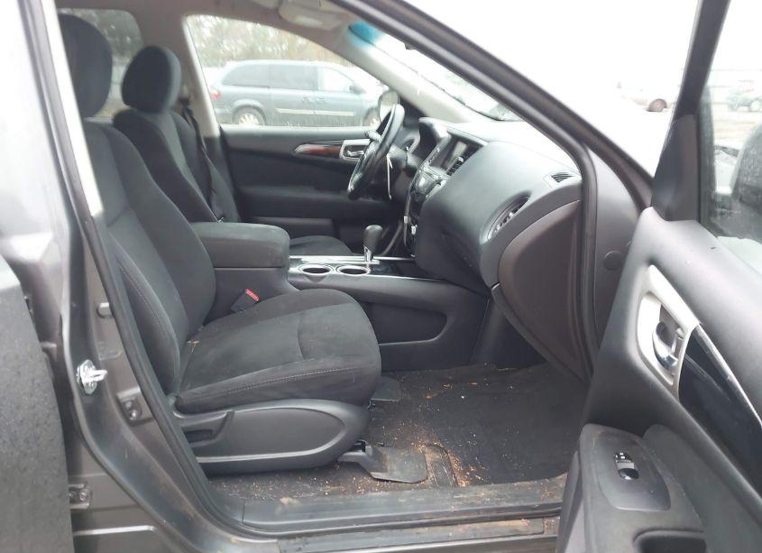 Photo 5 of 2015 Nissan Pathfinder S (VIN 5N1AR2MN2FC651953)
