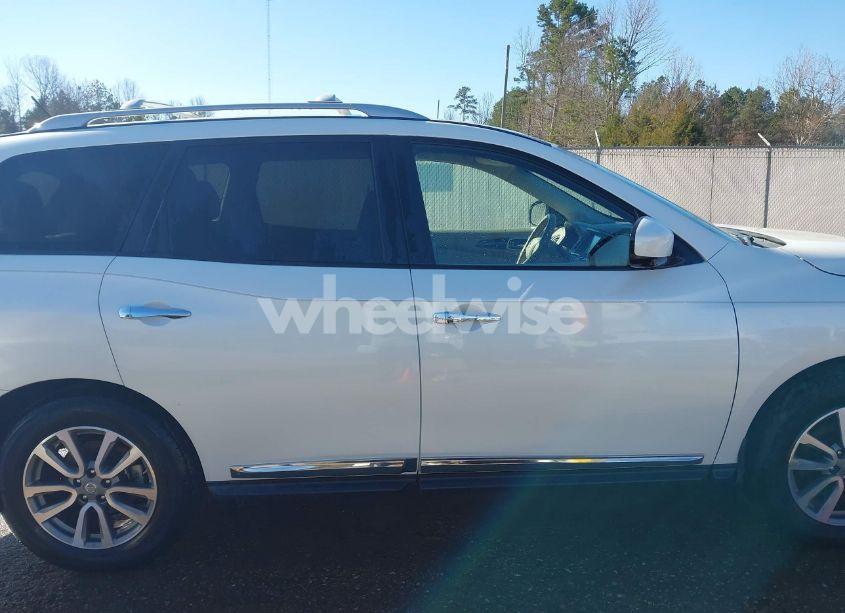 Photo 14 of 2015 Nissan Pathfinder SL (VIN 5N1AR2MN2FC653914)