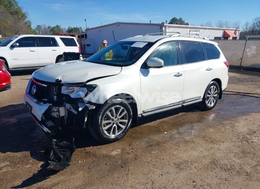 Photo 2 of 2015 Nissan Pathfinder SL (VIN 5N1AR2MN2FC653914)