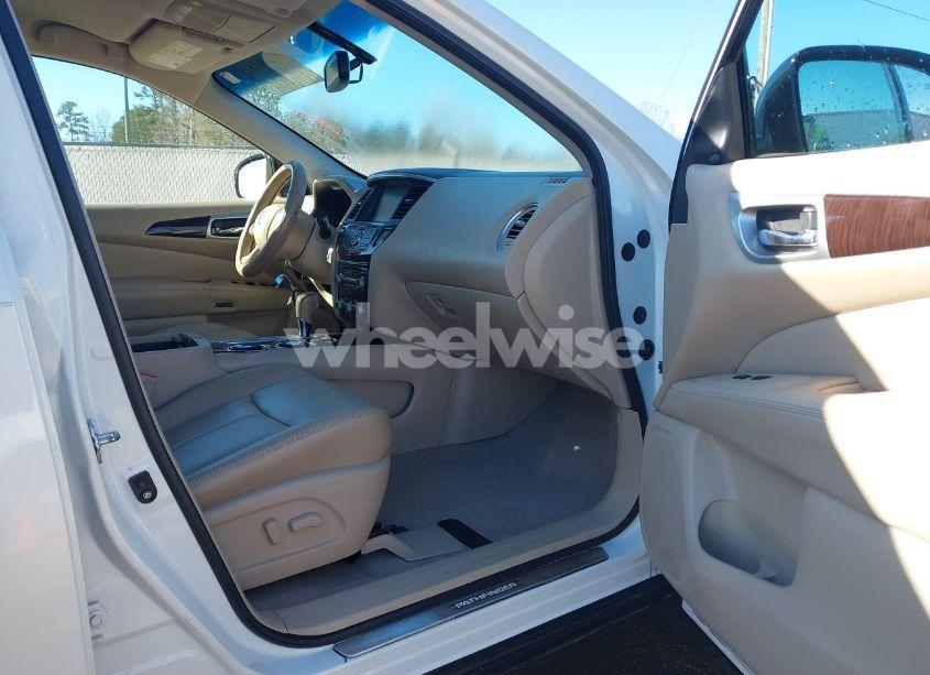 Photo 5 of 2015 Nissan Pathfinder SL (VIN 5N1AR2MN2FC653914)