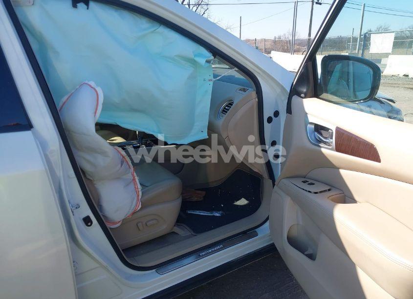 Photo 5 of 2015 Nissan Pathfinder PLATINUM (VIN 5N1AR2MN2FC711200)