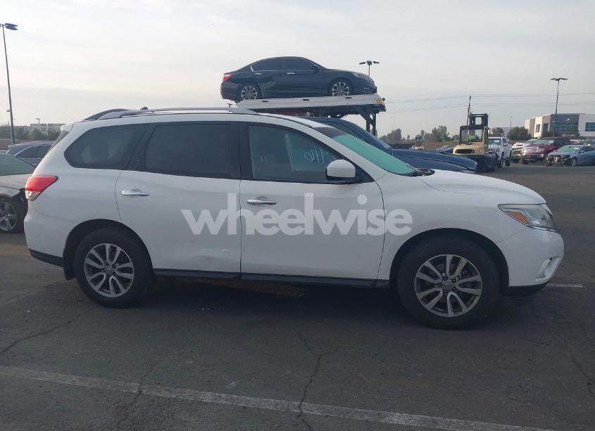 Photo 13 of 2016 Nissan Pathfinder S (VIN 5N1AR2MN2GC614905)