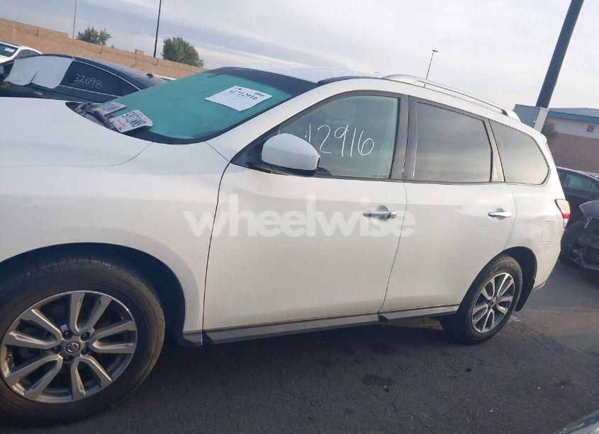 Photo 14 of 2016 Nissan Pathfinder S (VIN 5N1AR2MN2GC614905)